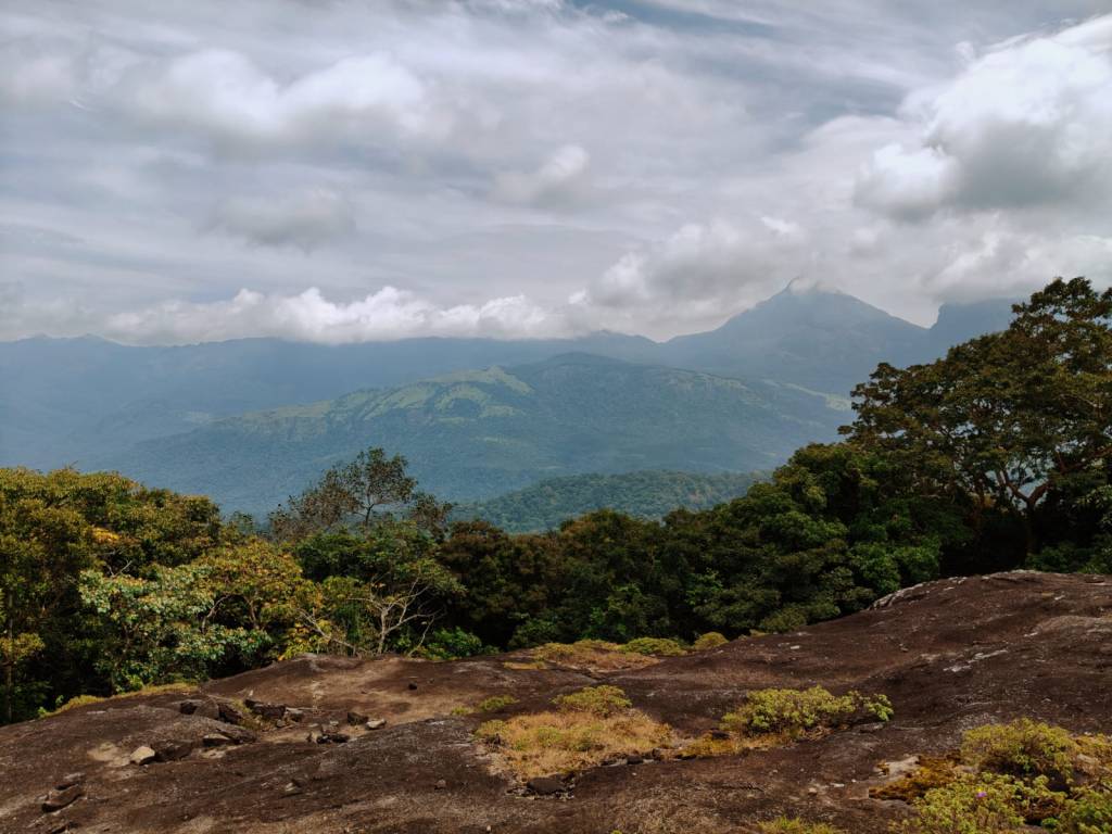 Kathirmudi trek - rolling hills - a photo point