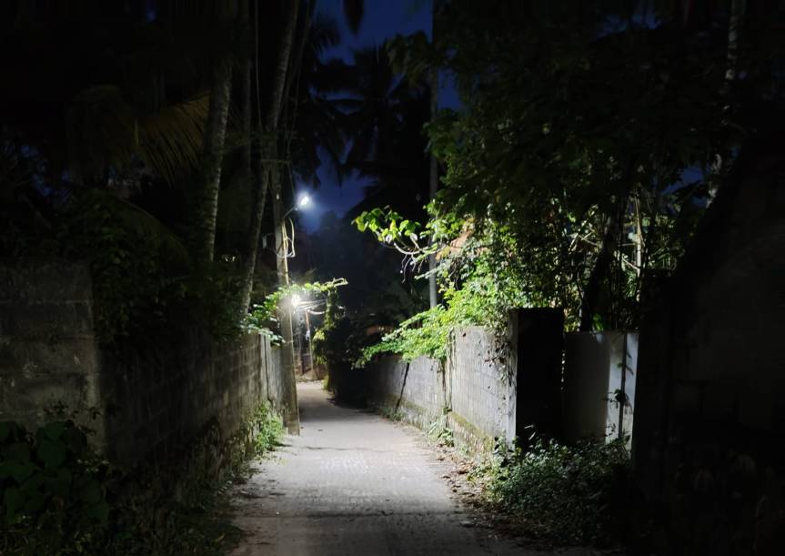 Kazhakoottum early morning view - Darkness can't scare away a girl on a mission.